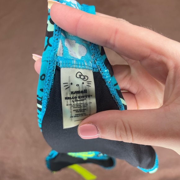 Hello Kitty Bikini ♡ Size XS - Picture 4 of 6